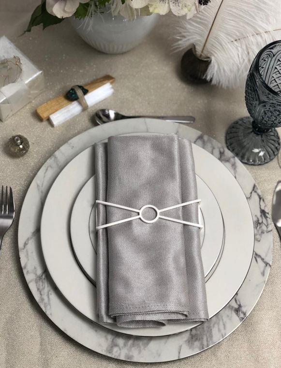 Silver Circle X Set of 4 Napkin Wraps